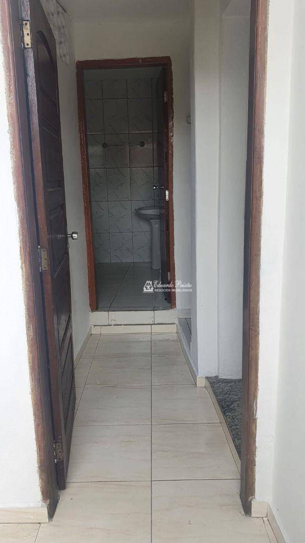 Casa para alugar com 2 quartos, 175m² - Foto 10