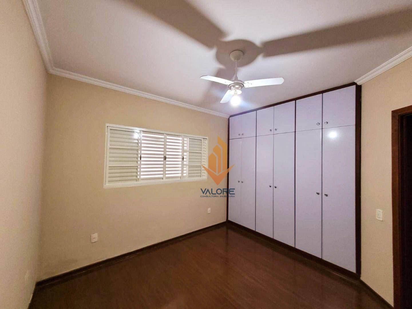 Casa à venda com 3 quartos, 286m² - Foto 19