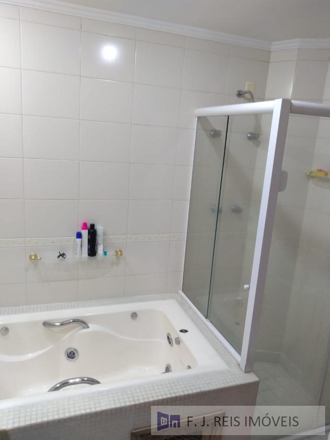 Apartamento à venda com 3 quartos, 140m² - Foto 17