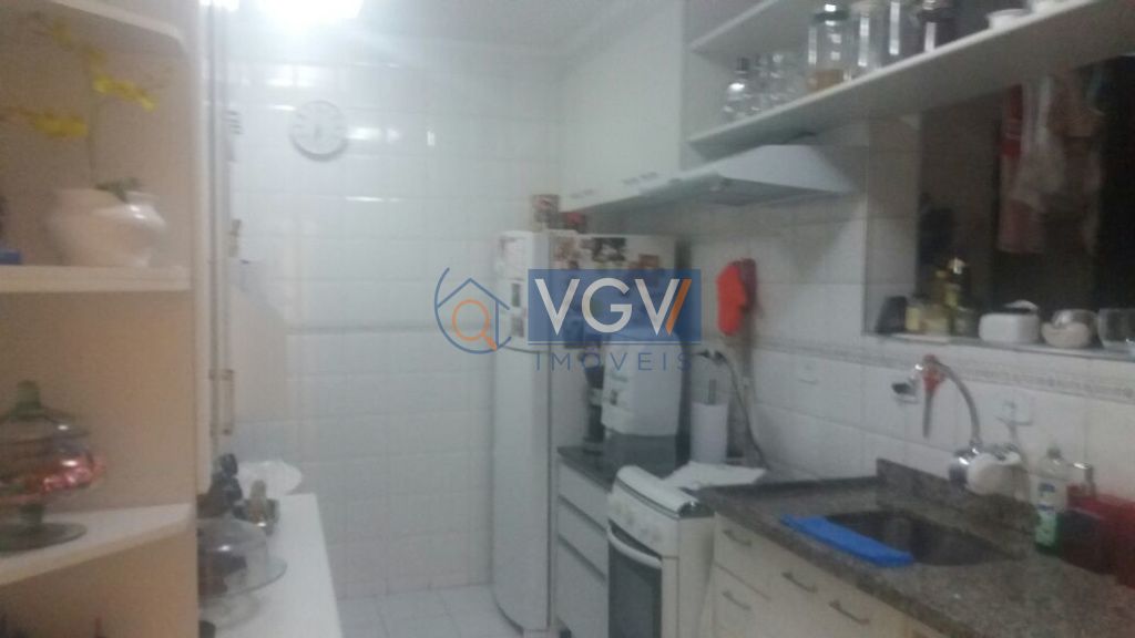 Apartamento à venda com 2 quartos, 65m² - Foto 2