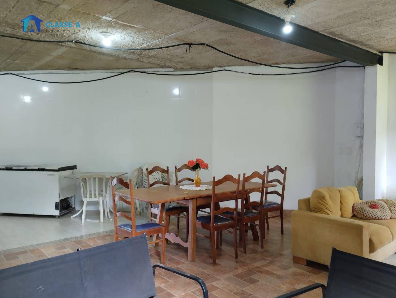 Chácara à venda com 3 quartos, 150m² - Foto 2