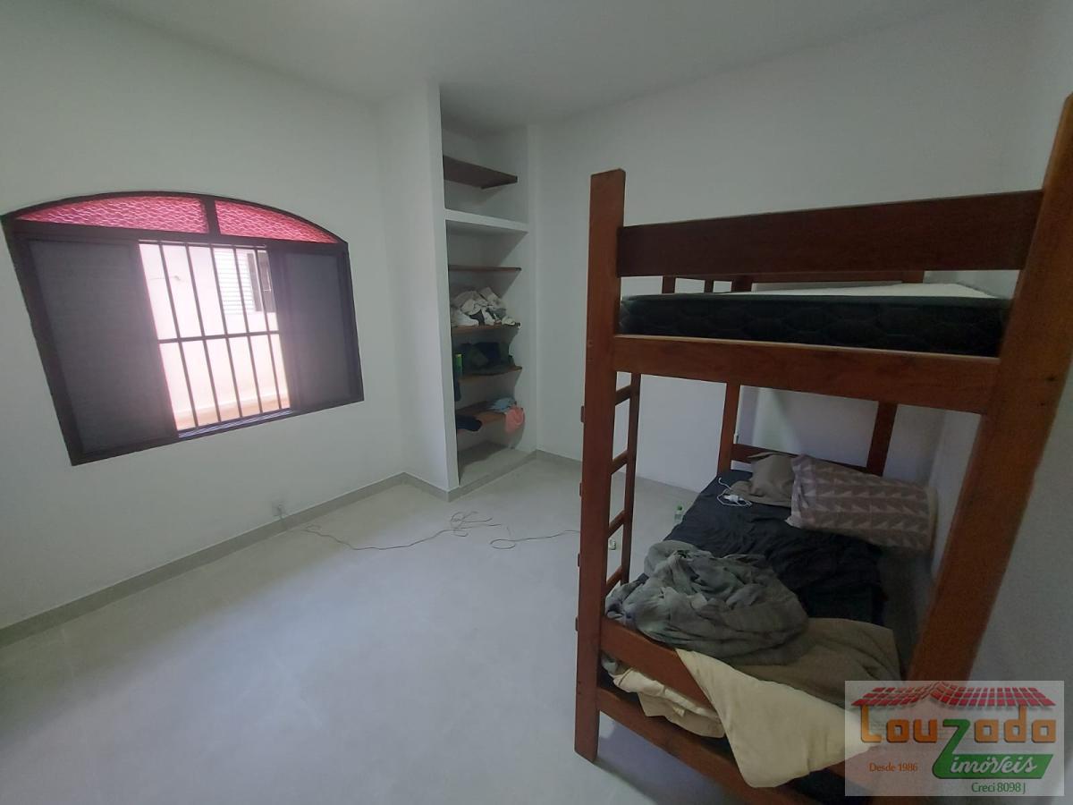 Casa para alugar com 3 quartos, 360m² - Foto 5