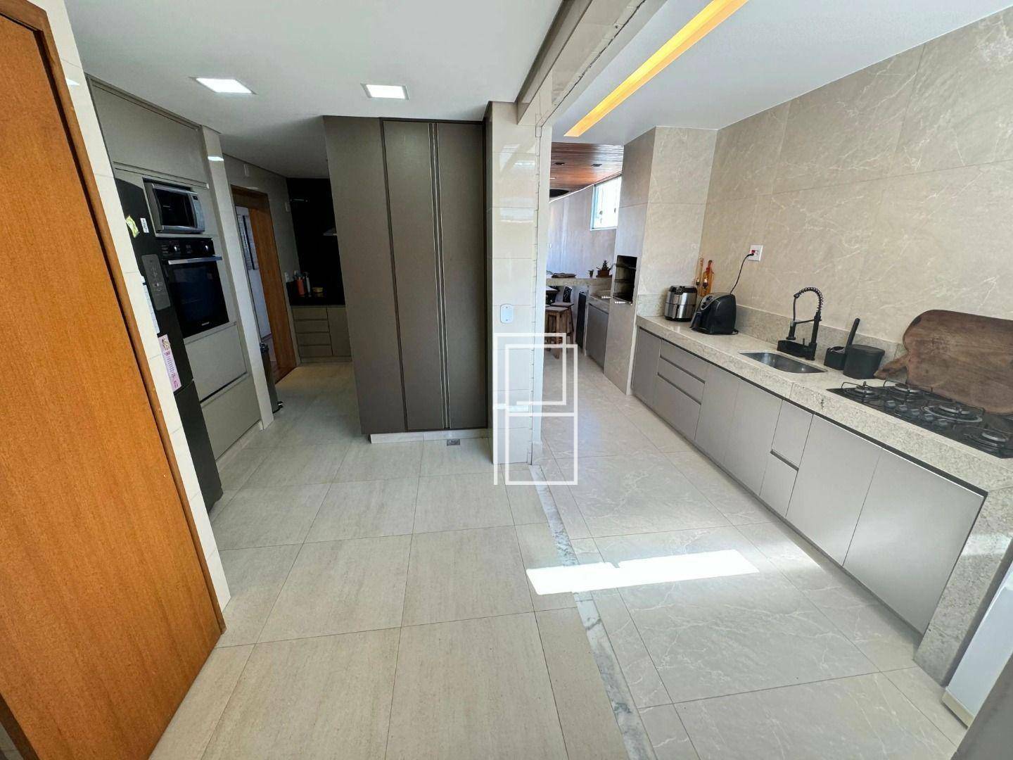 Apartamento à venda com 3 quartos, 202m² - Foto 6