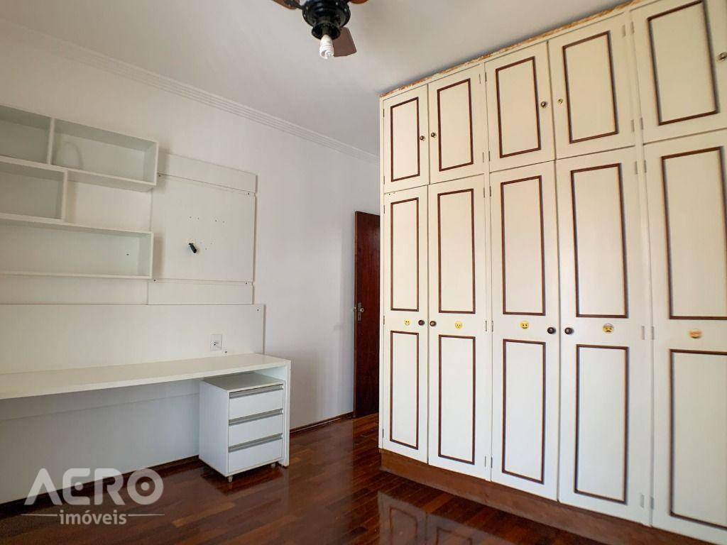 Casa à venda com 3 quartos, 255m² - Foto 19