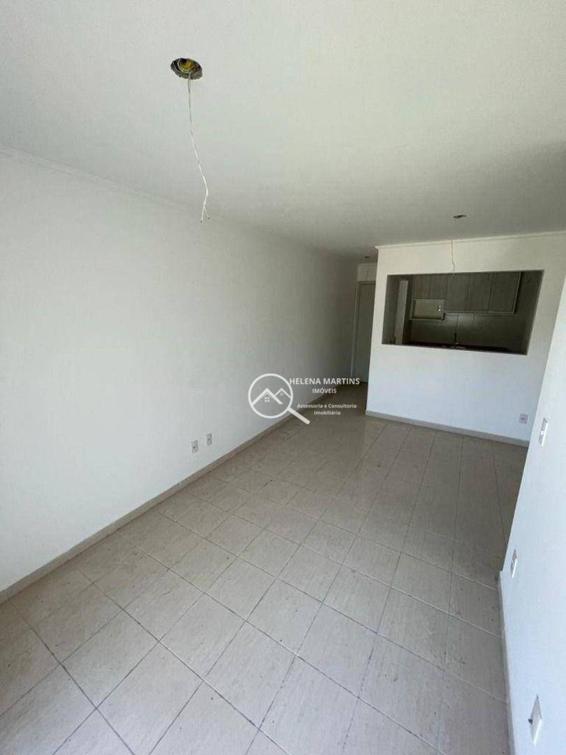 Apartamento à venda com 2 quartos, 65m² - Foto 2