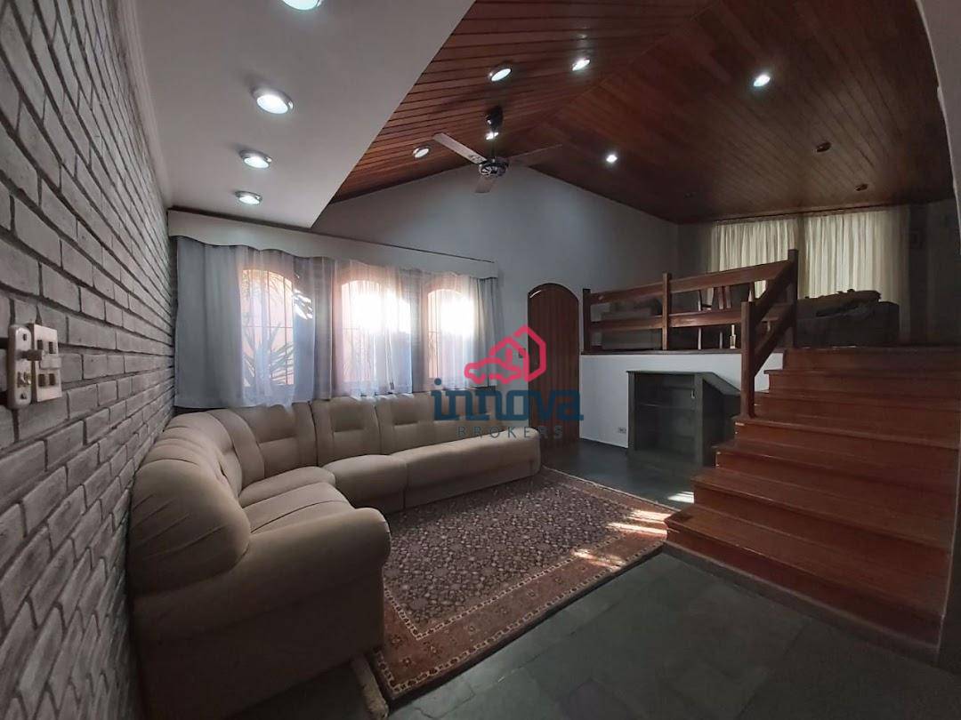 Sobrado à venda com 4 quartos, 240m² - Foto 2