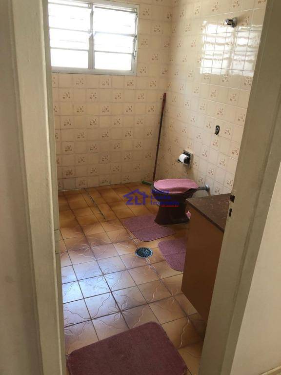 Casa à venda com 6 quartos, 200m² - Foto 25