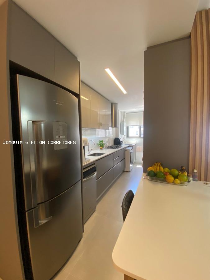 Apartamento à venda com 2 quartos, 80m² - Foto 3