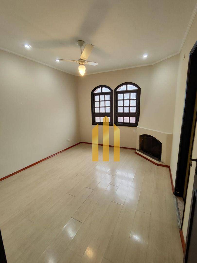 Sobrado à venda e aluguel com 3 quartos, 220m² - Foto 3