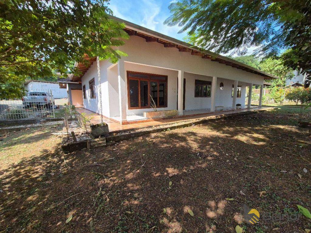 Casa para alugar com 3 quartos, 209m² - Foto 31