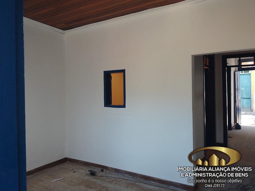 Casa para alugar com 4 quartos, 250m² - Foto 14