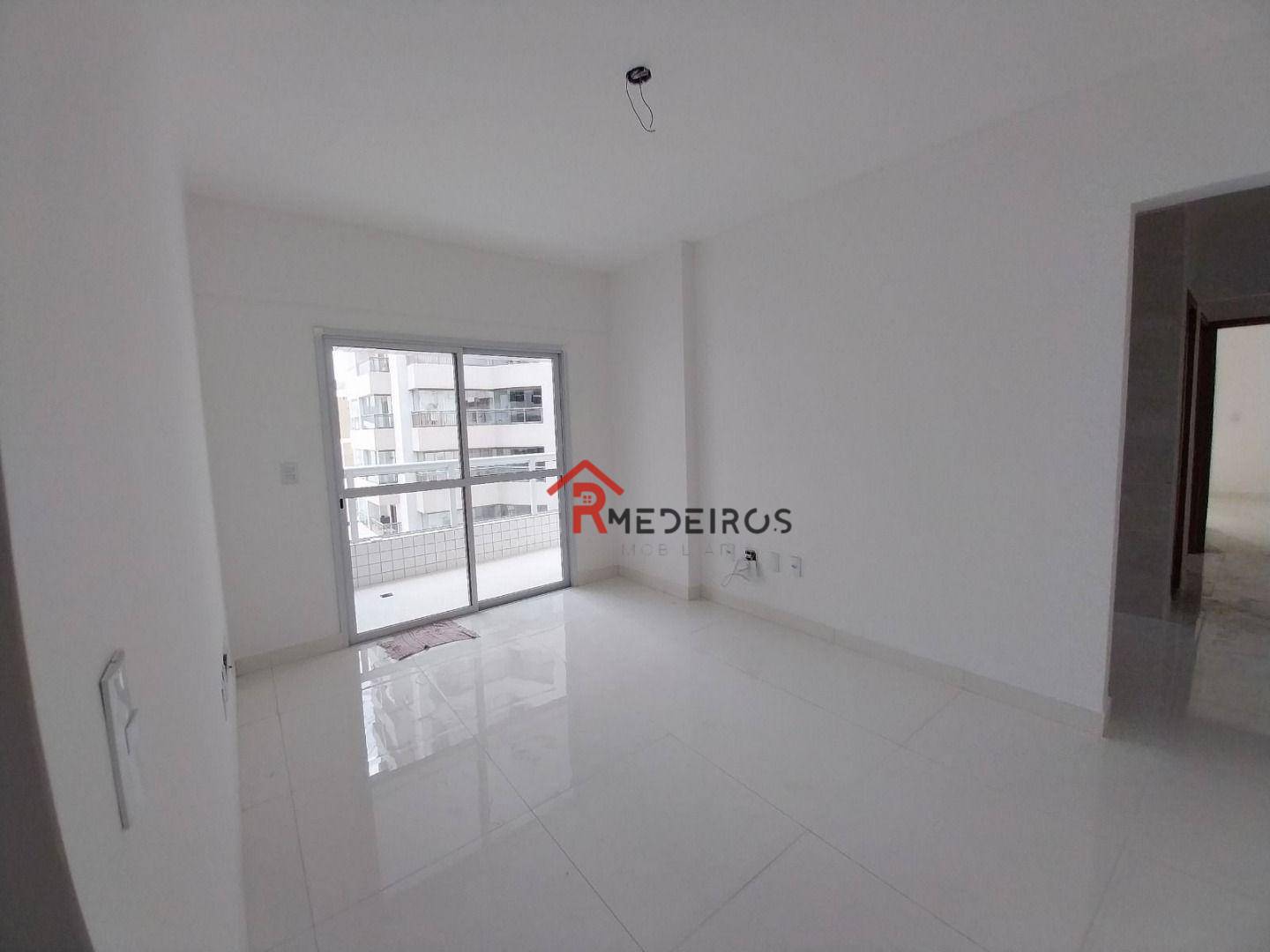 Apartamento à venda com 2 quartos, 68m² - Foto 3