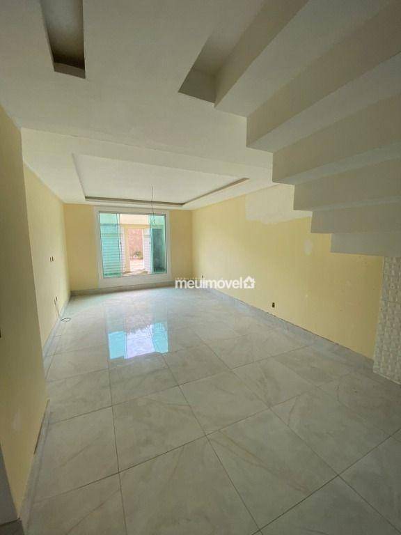 Casa à venda com 4 quartos, 236m² - Foto 3