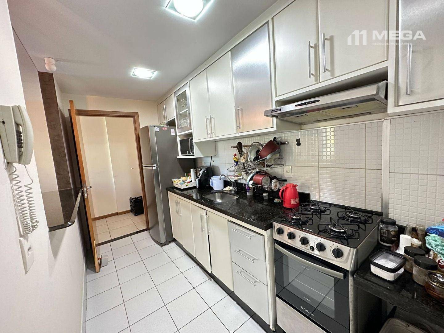 Apartamento à venda com 3 quartos, 98m² - Foto 13