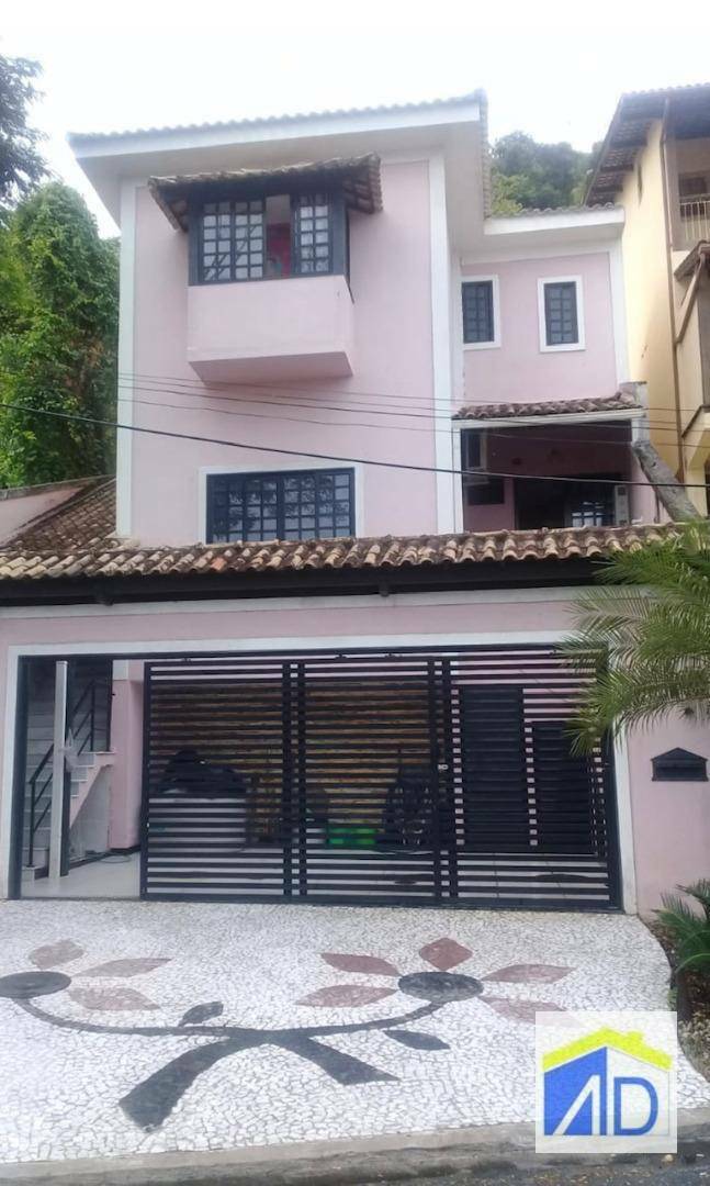 Casa de Condomínio à venda com 3 quartos, 310m² - Foto 1