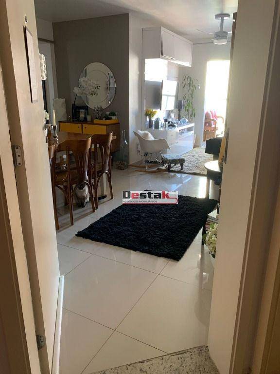 Apartamento à venda com 2 quartos, 62m² - Foto 7