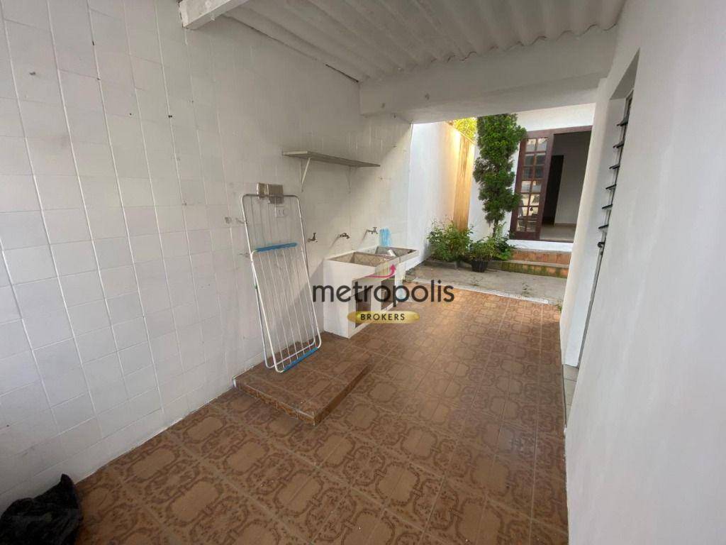 Casa para alugar com 3 quartos, 200m² - Foto 27