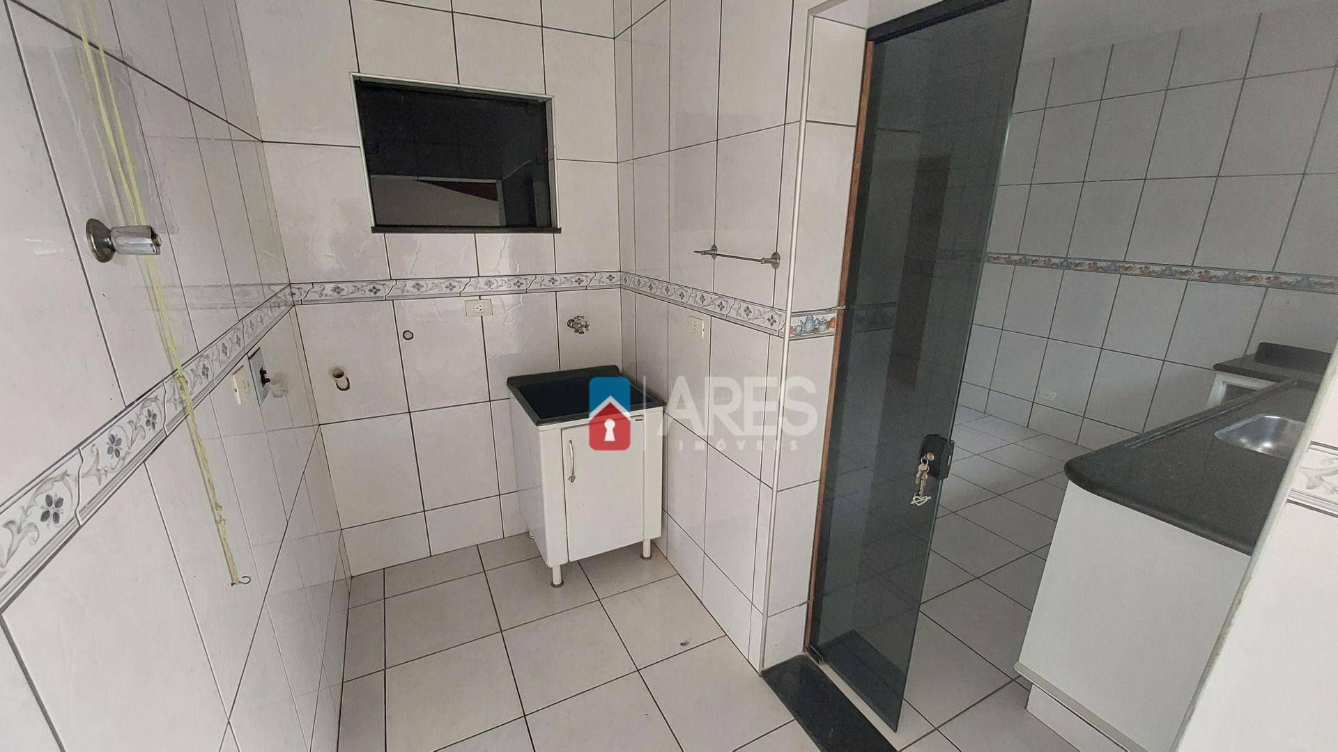 Casa para alugar com 2 quartos, 110m² - Foto 4