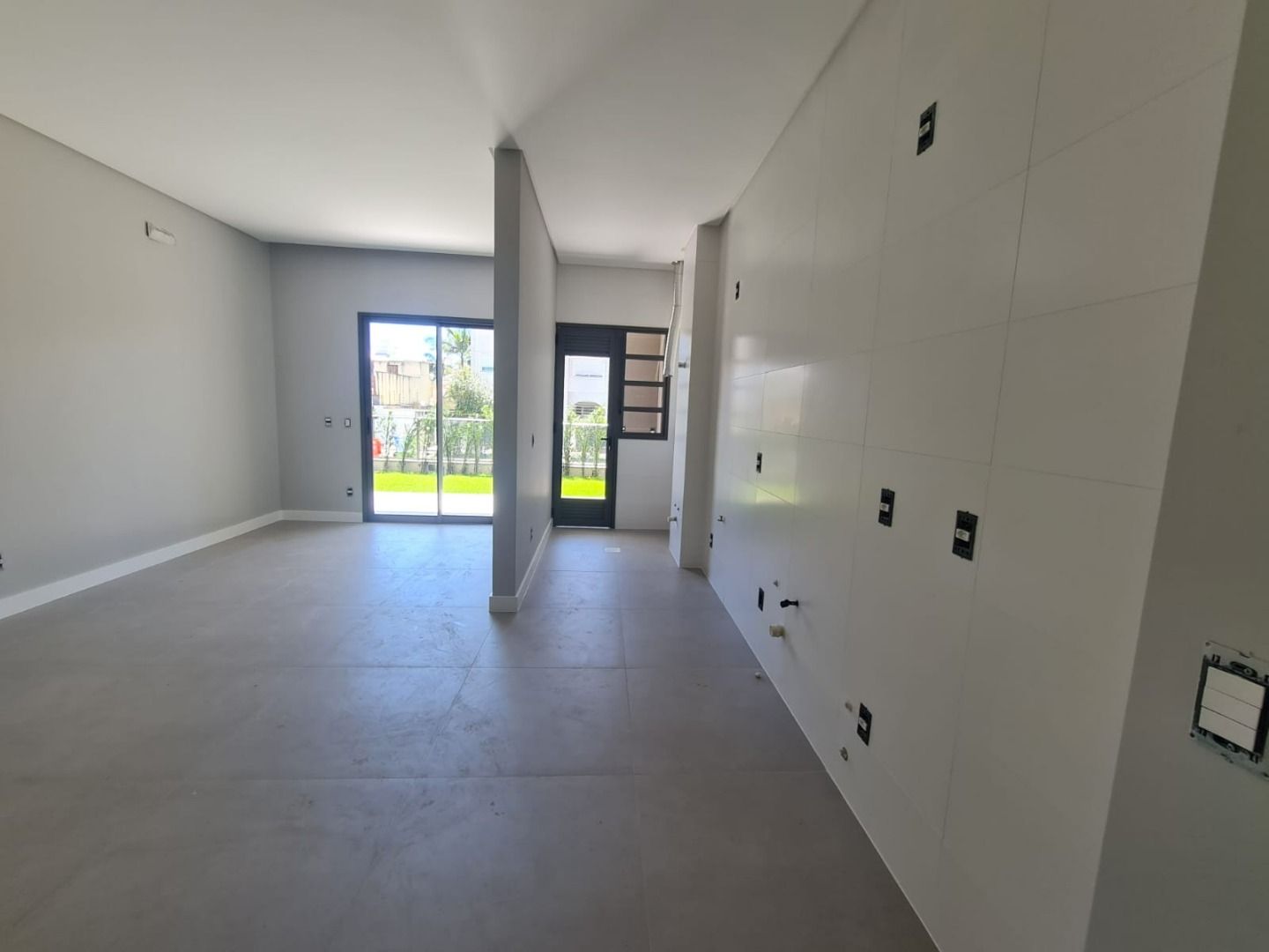 Apartamento à venda com 2 quartos, 69m² - Foto 4