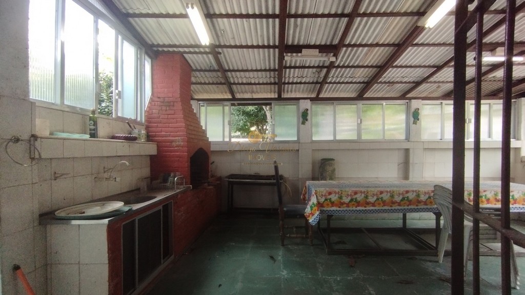 Casa à venda com 3 quartos, 2524m² - Foto 15