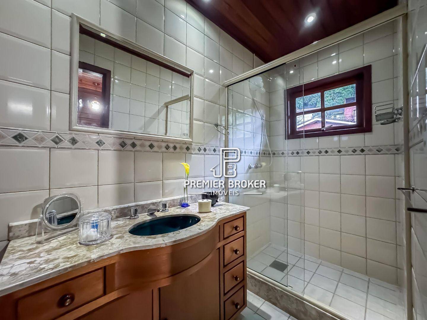 Casa de Condomínio à venda com 4 quartos, 230m² - Foto 18