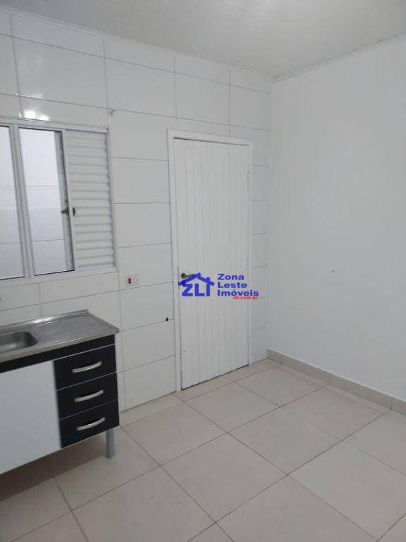 Casa para alugar com 2 quartos, 60m² - Foto 32