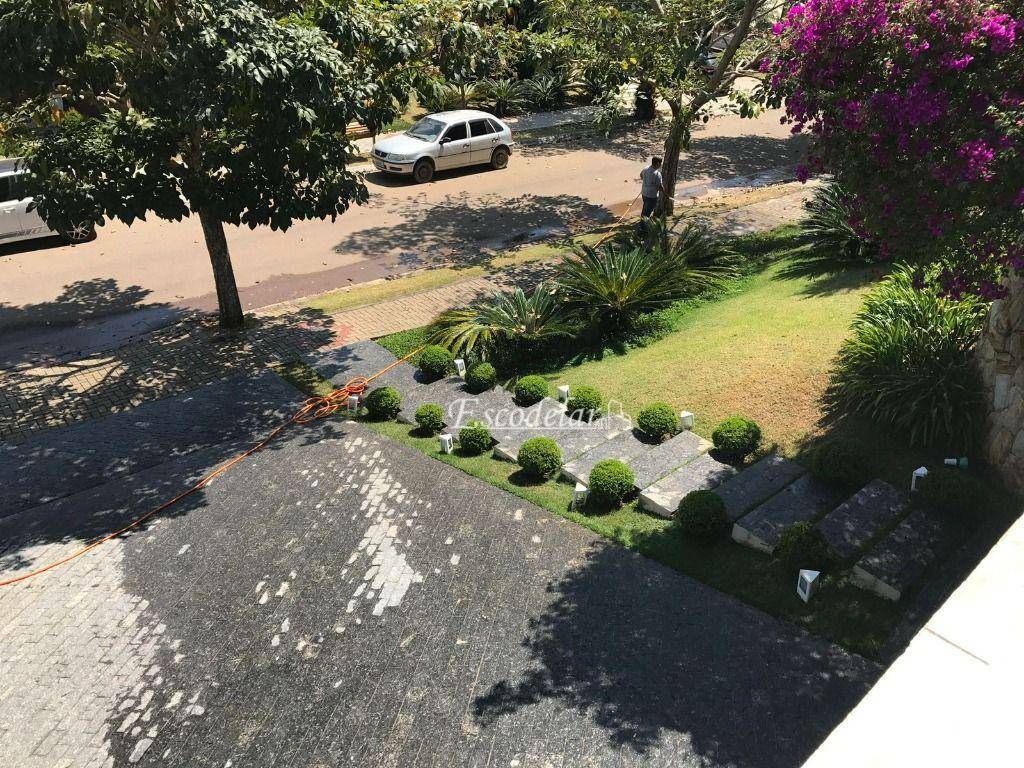 Casa de Condomínio à venda com 4 quartos, 400m² - Foto 3