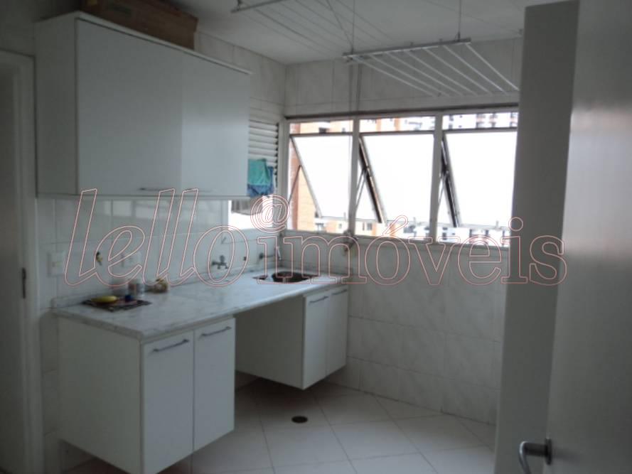 Apartamento para alugar com 3 quartos, 220m² - Foto 17