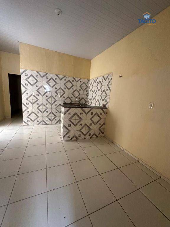 Casa à venda com 4 quartos, 120m² - Foto 1