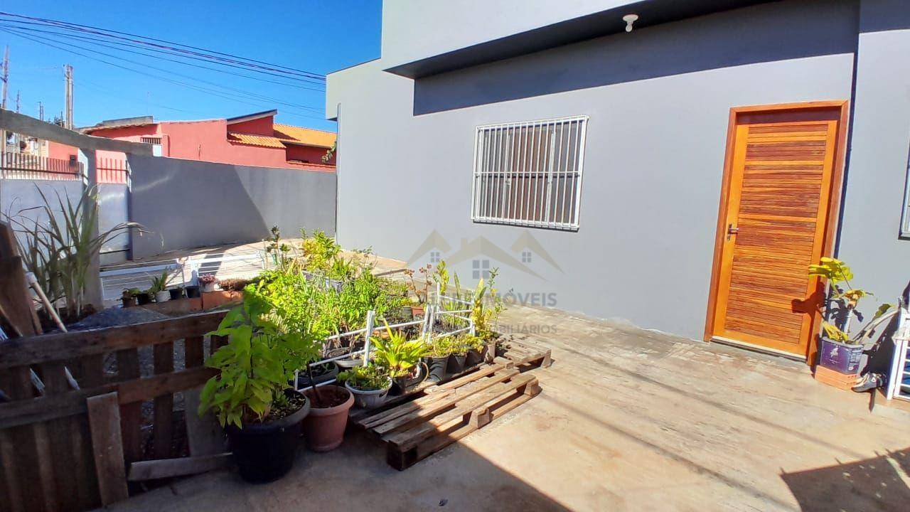 Casa à venda com 2 quartos, 54m² - Foto 3
