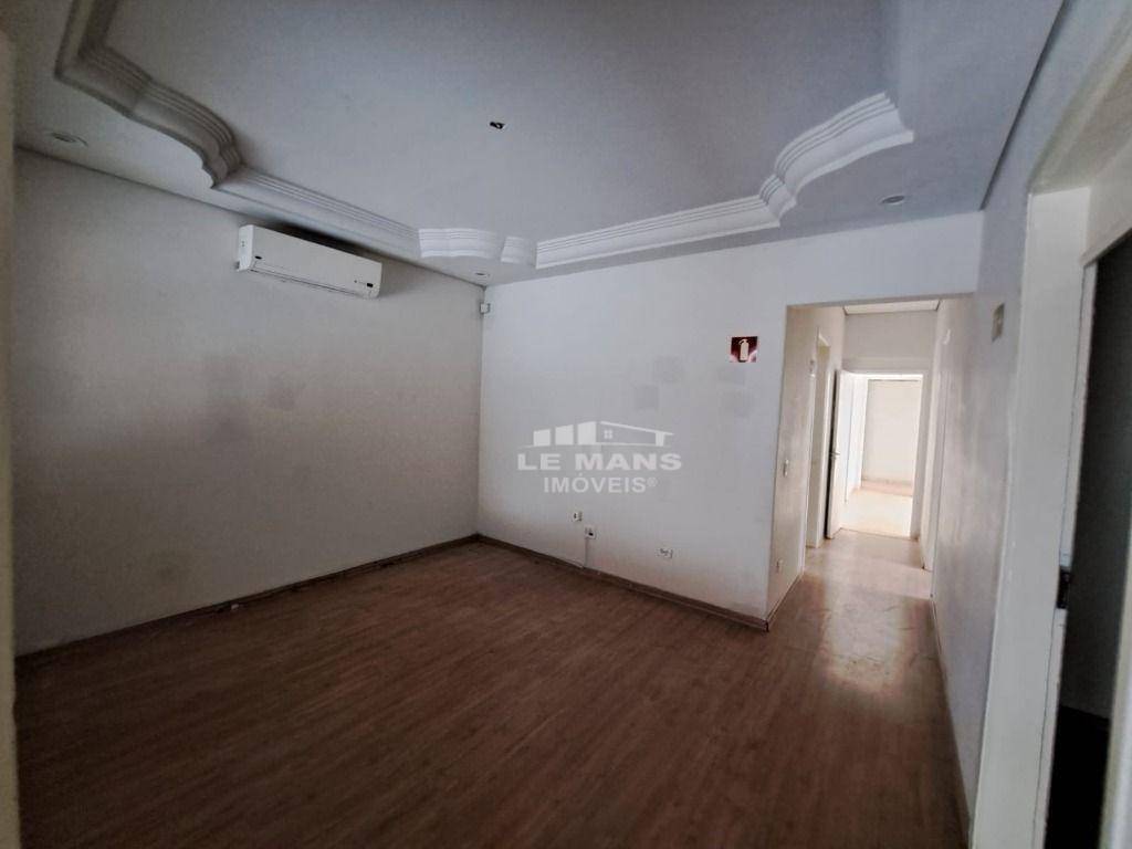 Casa para alugar com 1 quarto, 245m² - Foto 3