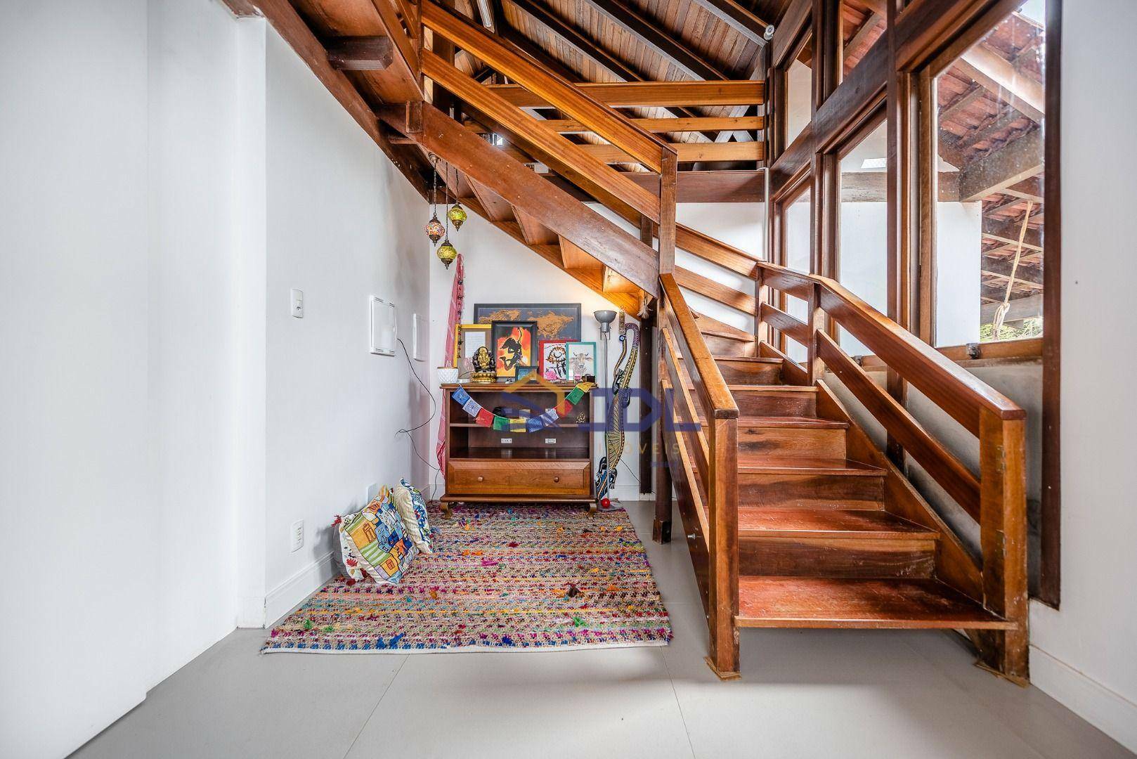 Casa à venda com 3 quartos, 248m² - Foto 16