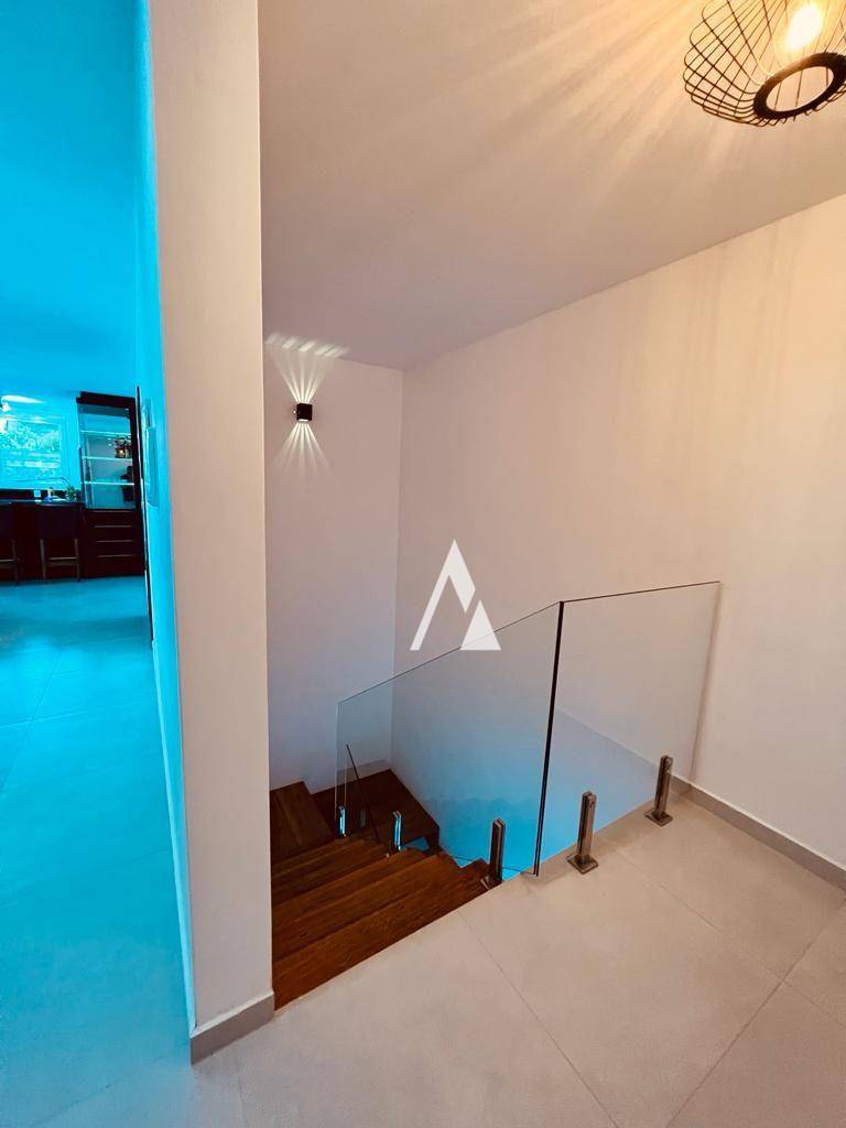 Casa à venda com 4 quartos, 267m² - Foto 11