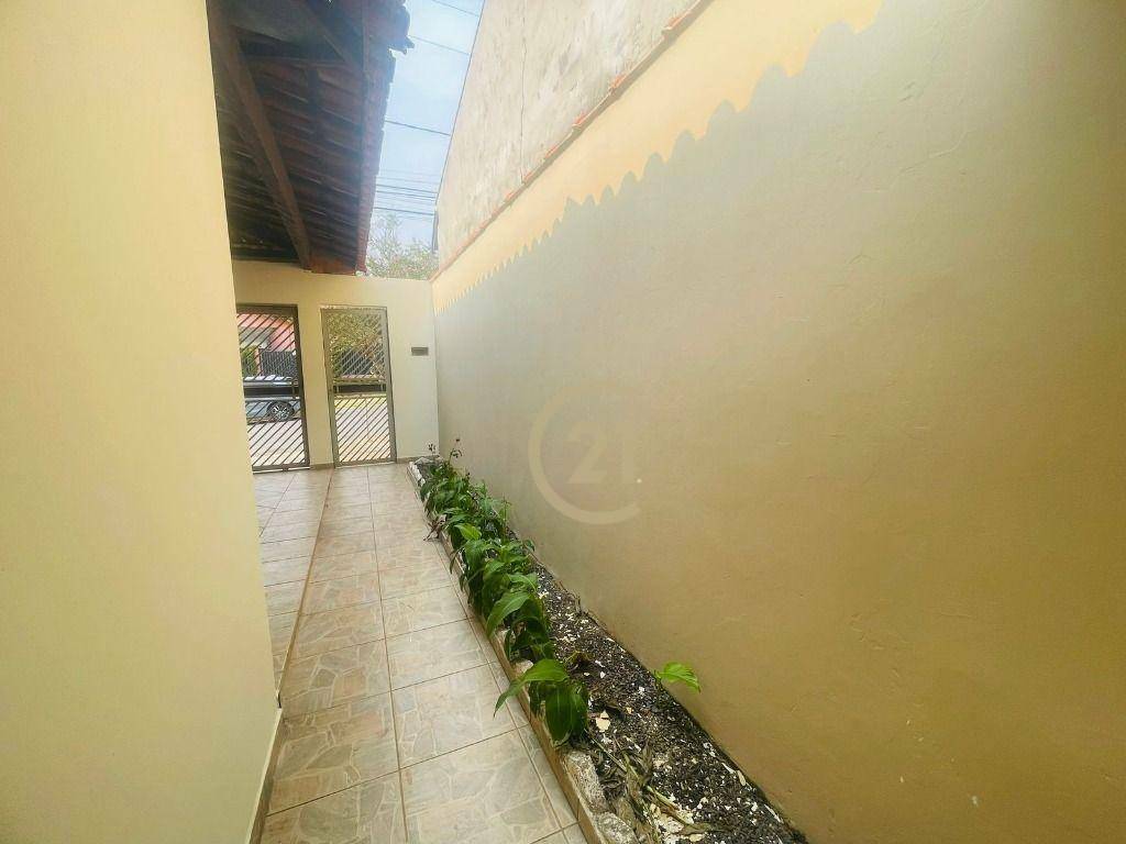 Casa à venda com 3 quartos, 210m² - Foto 14