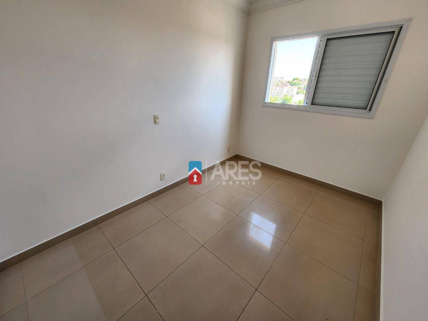 Apartamento à venda com 2 quartos, 60m² - Foto 4