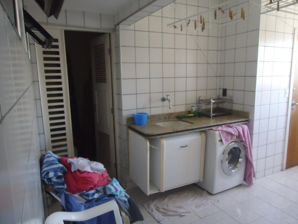 Apartamento à venda com 3 quartos, 177m² - Foto 35