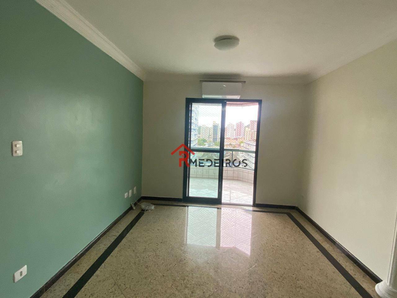 Apartamento para alugar com 3 quartos, 132m² - Foto 2