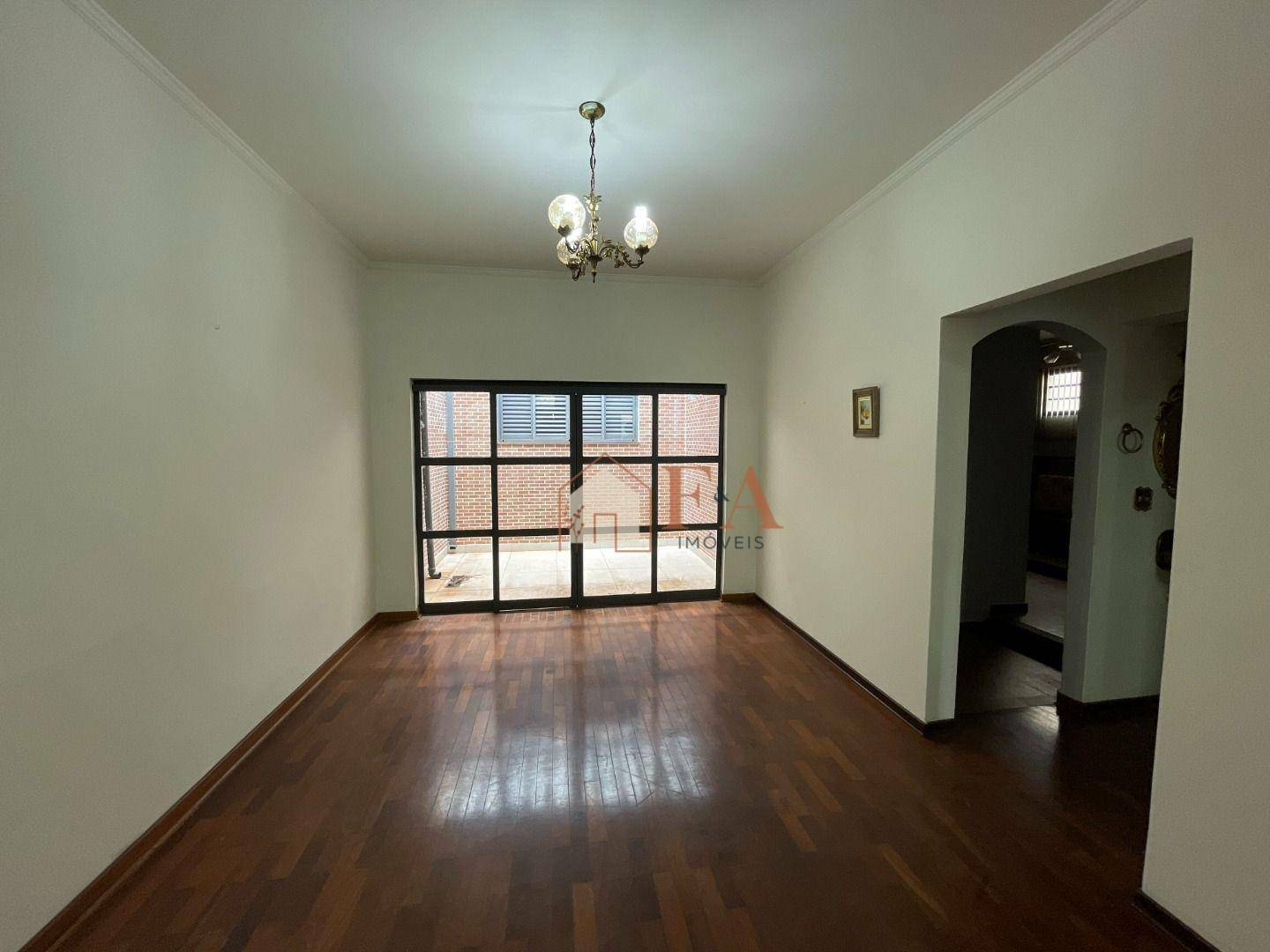 Casa à venda com 4 quartos, 302m² - Foto 7