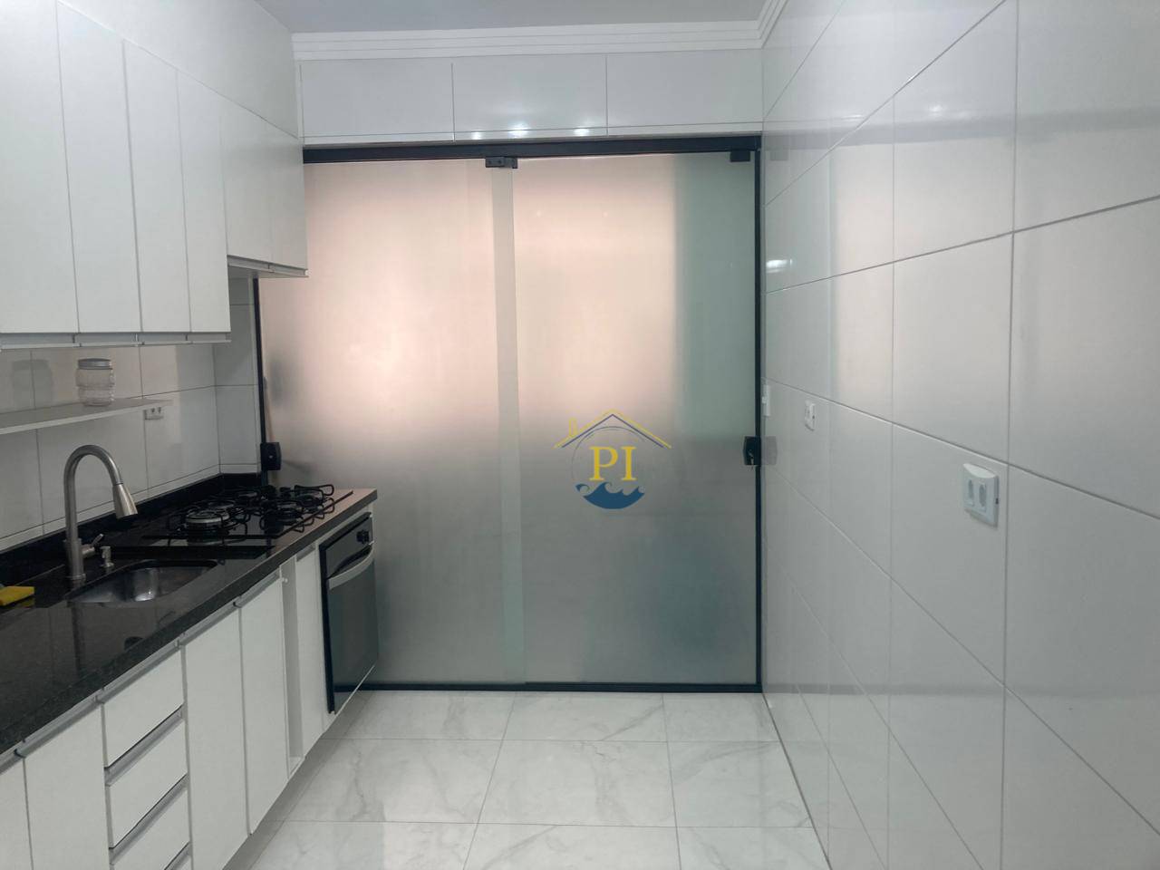 Apartamento à venda com 2 quartos, 70m² - Foto 1