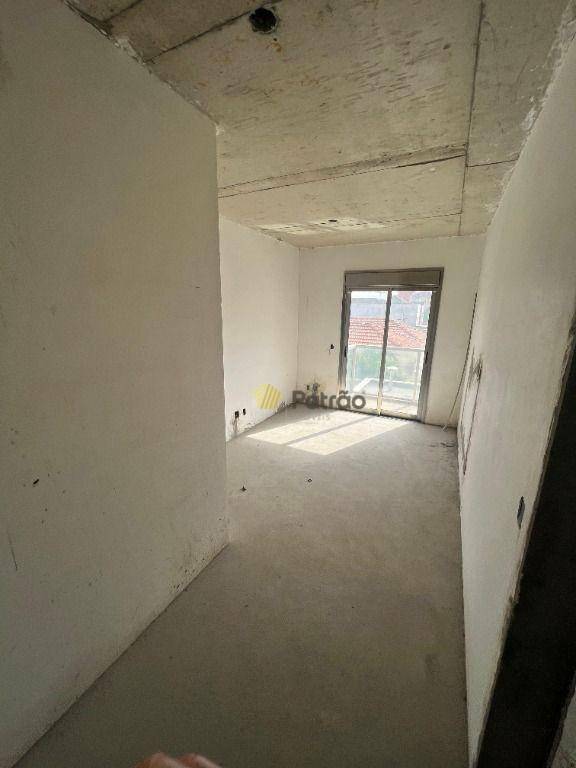 Apartamento à venda com 3 quartos, 165m² - Foto 2