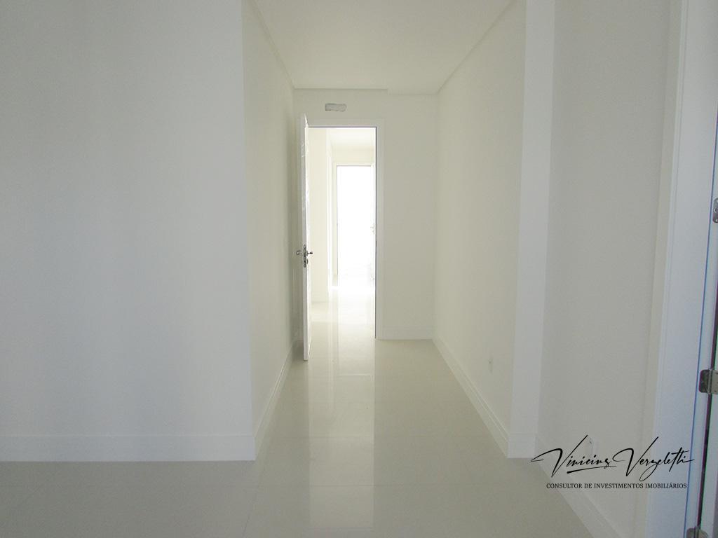 Apartamento à venda com 3 quartos, 157m² - Foto 8