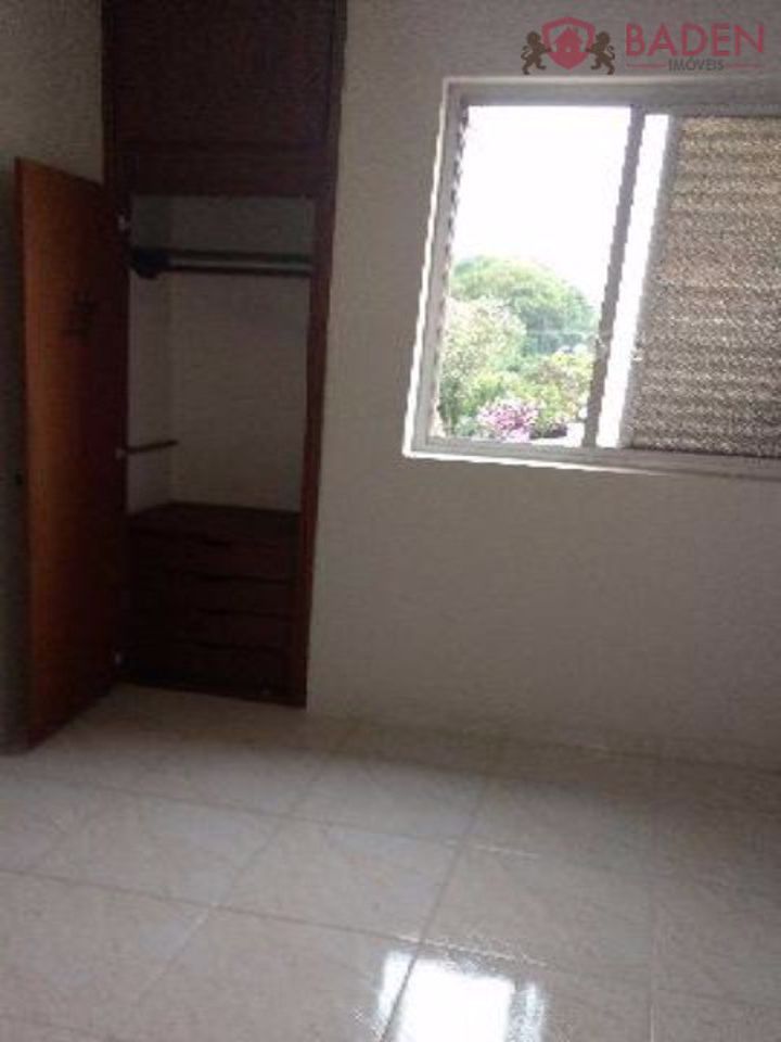 Apartamento à venda com 2 quartos, 76m² - Foto 10