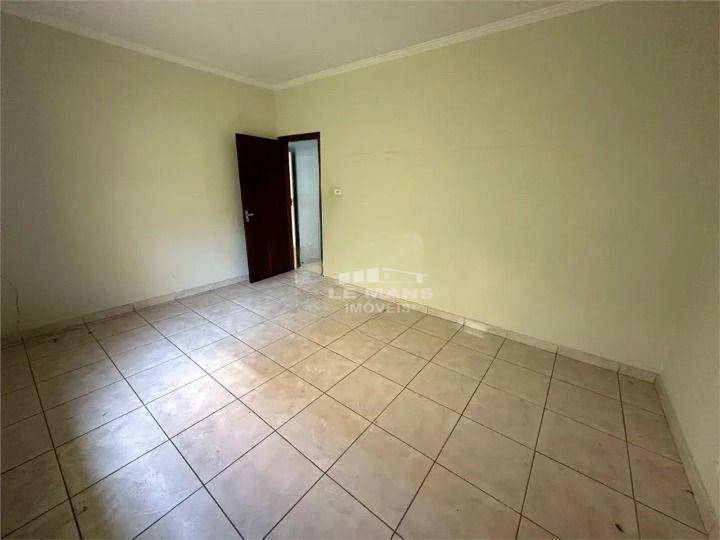 Casa para alugar com 3 quartos, 190m² - Foto 5