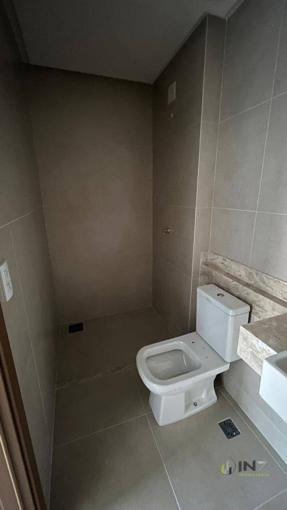 Apartamento à venda com 2 quartos, 66m² - Foto 14