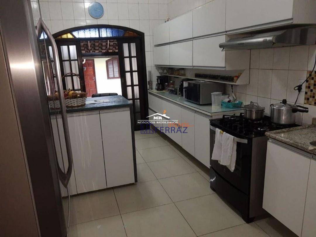 Casa à venda com 3 quartos, 200m² - Foto 10