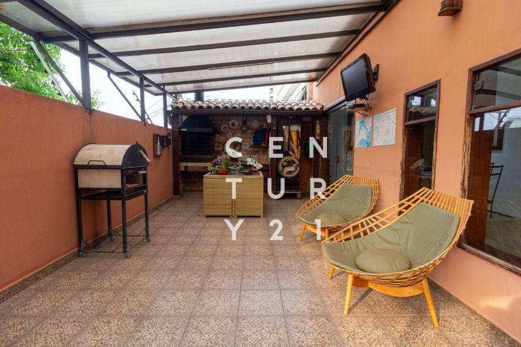 Casa à venda com 3 quartos, 177m² - Foto 2