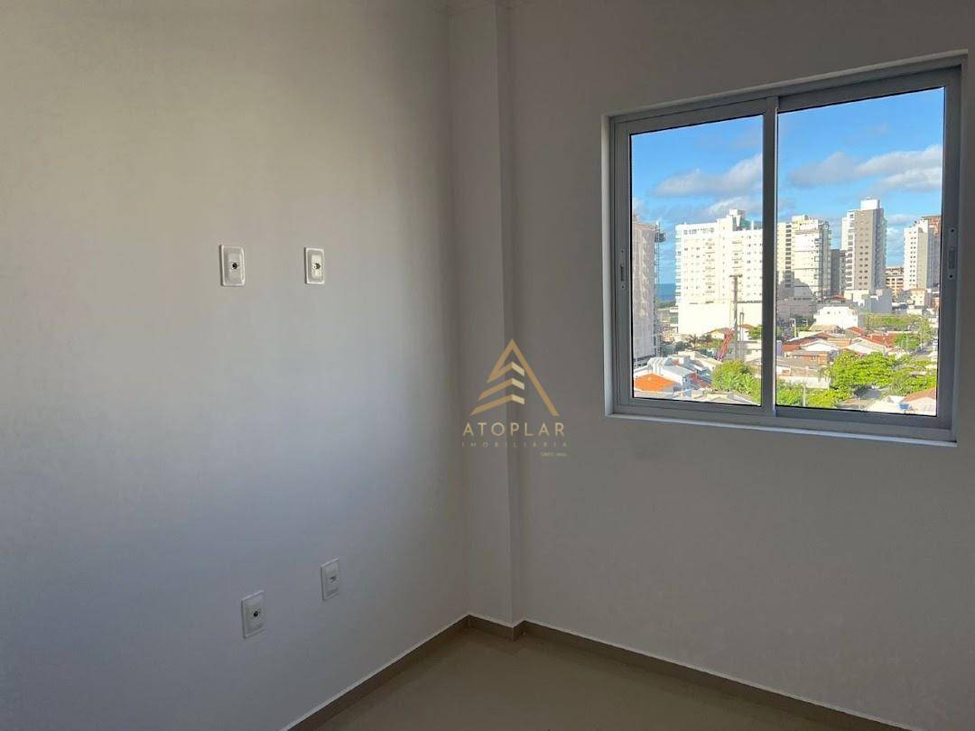 Apartamento para alugar com 3 quartos, 70m² - Foto 9