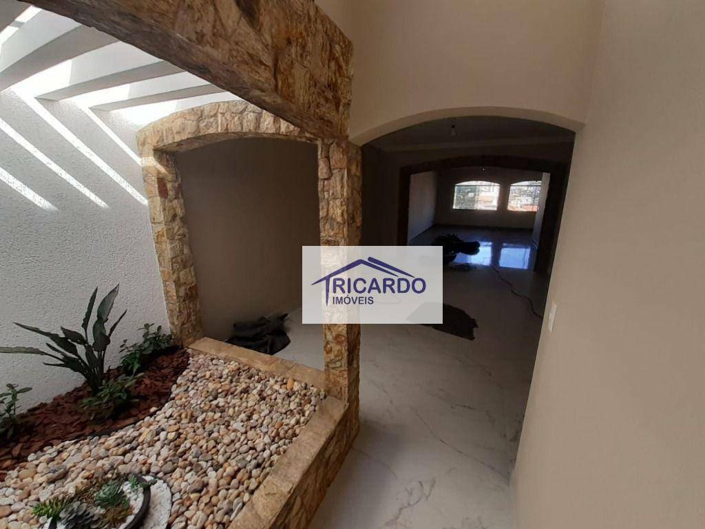 Sobrado à venda com 3 quartos, 300m² - Foto 24