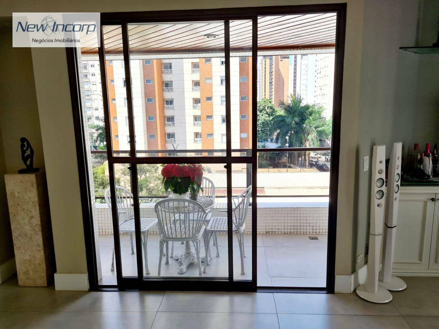 Apartamento à venda com 4 quartos, 182m² - Foto 3