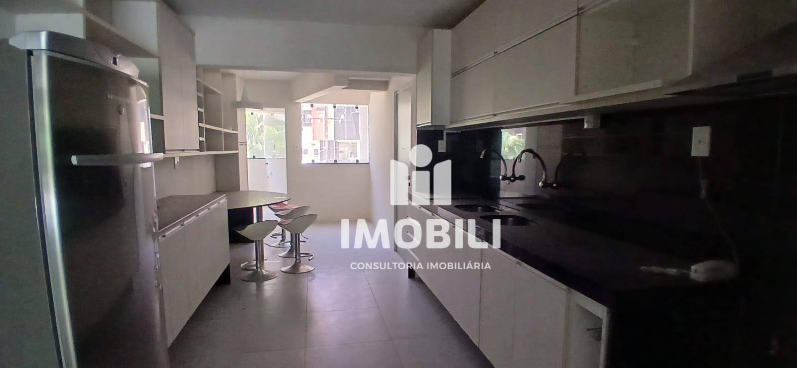 Apartamento à venda com 3 quartos, 150m² - Foto 8